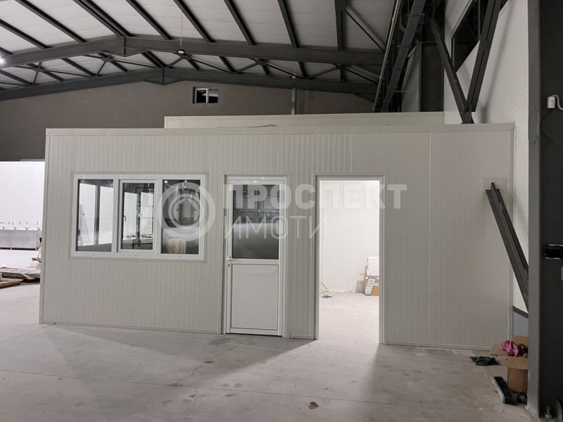 Da affittare  Edificio industriale Plovdiv , Industrialna zona - Iug , 2350 mq | 35452497 - Immagine [4]