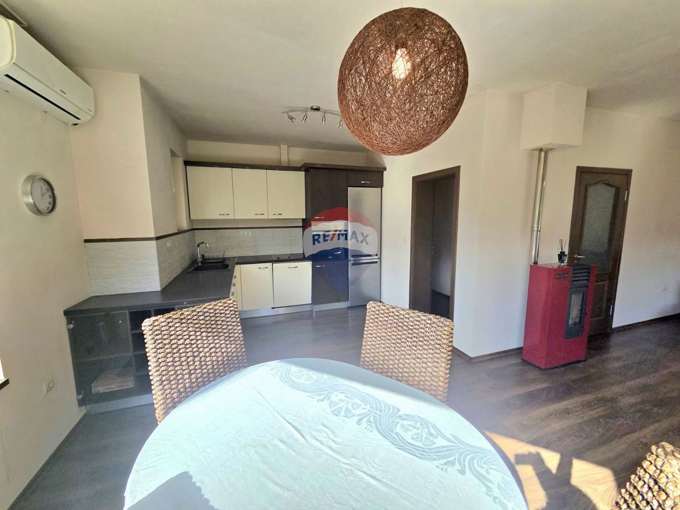 Дава под наем КЪЩА, гр. Варна, м-т Телевизионна кула, снимка 2 - Къщи - 53705966