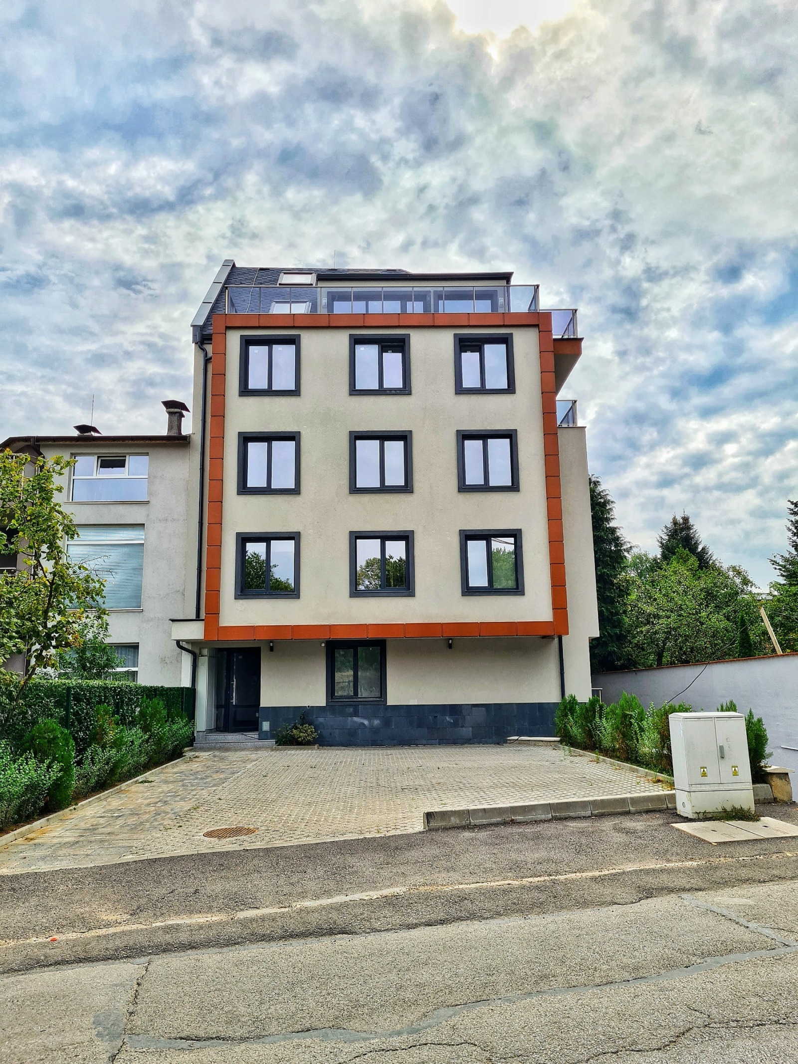 Дава под Наем ПАРКОМЯСТО | Imot.bg — изображение 2