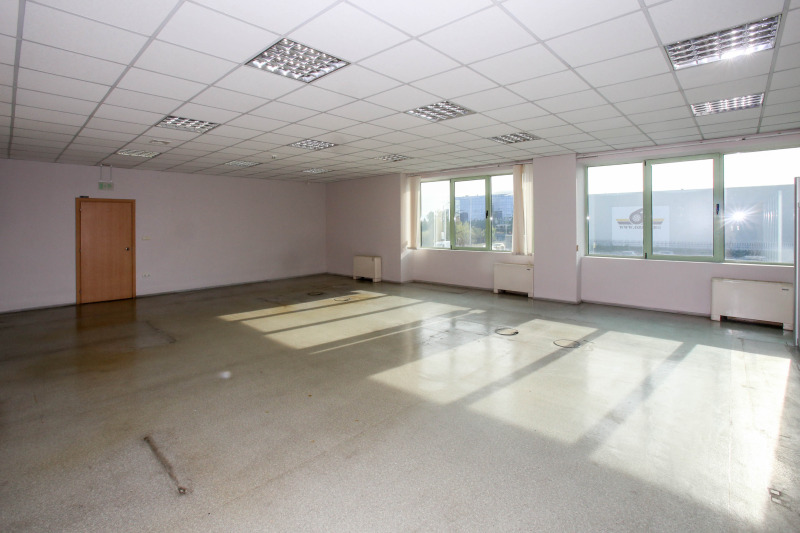 Издаје се  Канцеларија Софија , Летиште Софија , 132 м2 | 24446333 - слика [7]