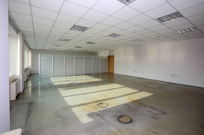 Издаје се  Канцеларија Софија , Летиште Софија , 132 м2 | 24446333 - слика [3]