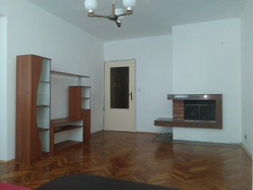 2 quartos Reduta, Sofia 1