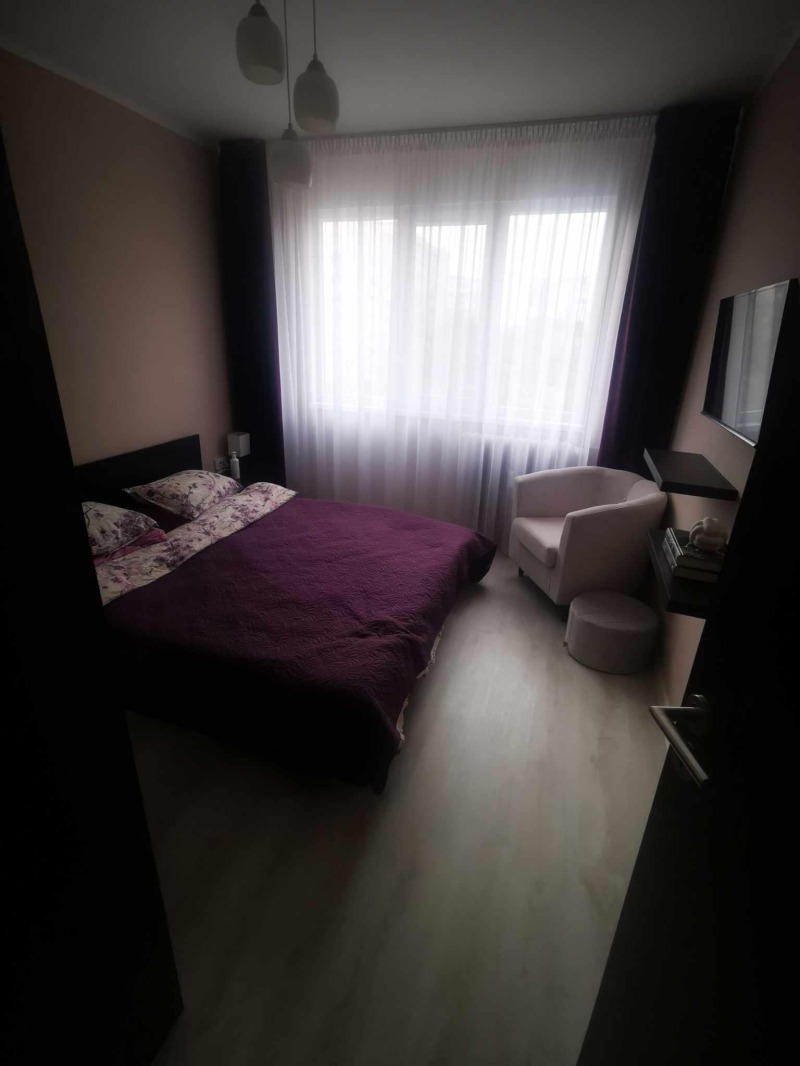 Дава под нем  2-стаен, град София, Фондови жилища •  499 EUR • ID 28838337 — holmes.bg - [1] 