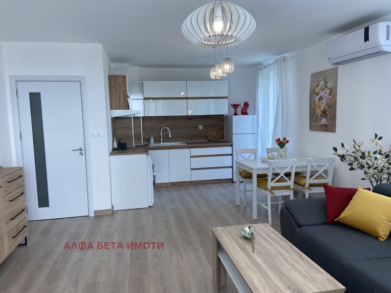 Kiadó  2 hálószobás Stara Zagora , Zseleznik - centar , 106 négyzetméter | 70077426