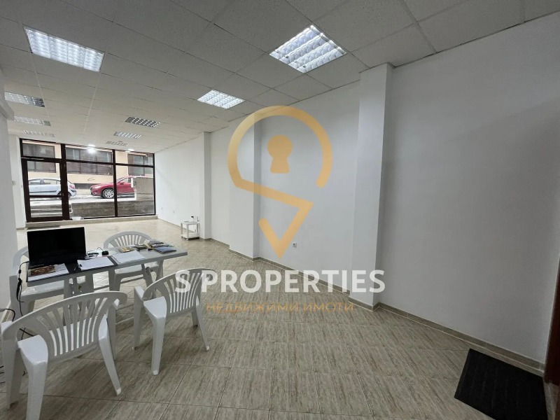Do wynajęcia  Sklep Warna , Lewski 1 , 75 mkw | 64744824 - obraz [2]