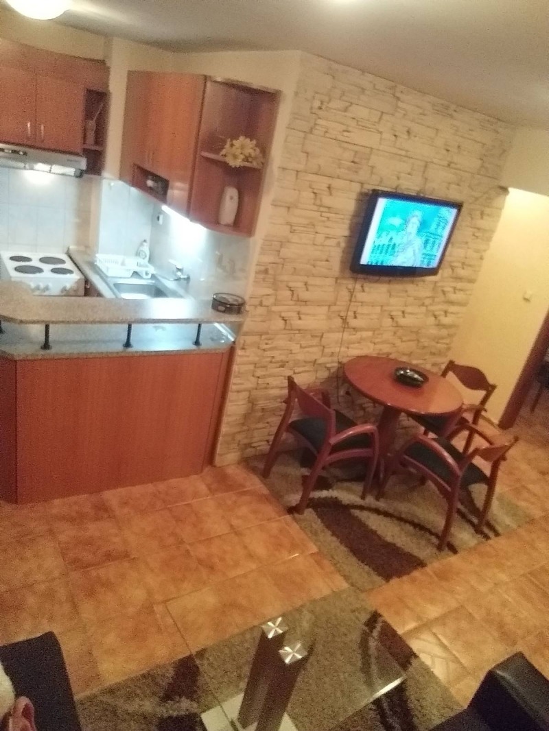 Дава под наем 3-СТАЕН, гр. Варна, Лятно кино Тракия, снимка 2 - Апартаменти - 53120322