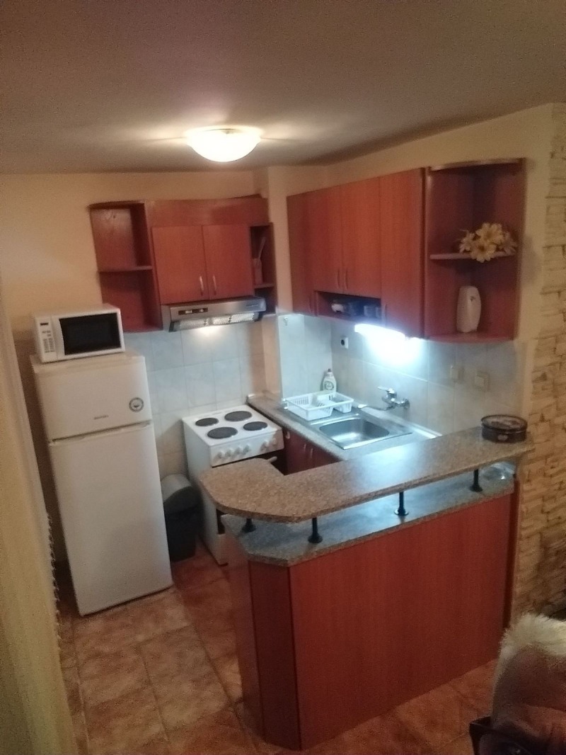 Дава под наем 3-СТАЕН, гр. Варна, Лятно кино Тракия, снимка 3 - Апартаменти - 53120322