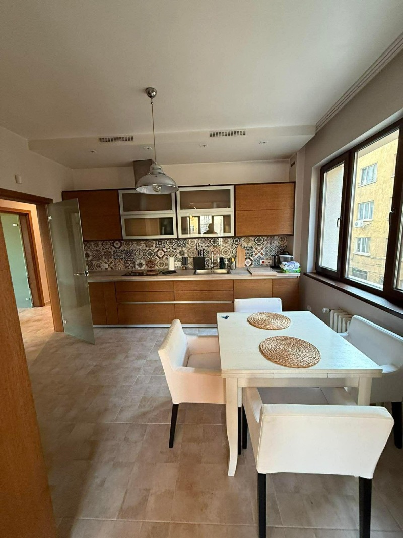 Дава под наем 3-СТАЕН, гр. София, Център, снимка 3 - Апартаменти - 52825335