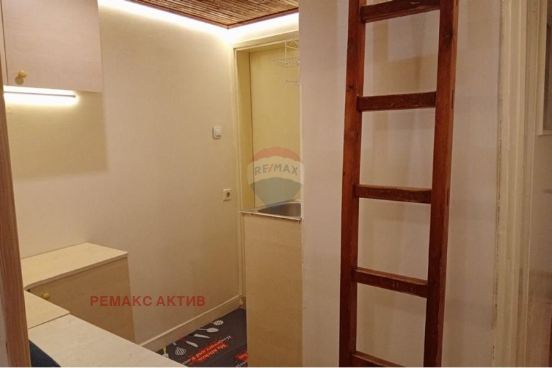 K pronájmu  Podkroví Varna , Centralna pošta , 24 m2 | 32564258 - obraz [5]