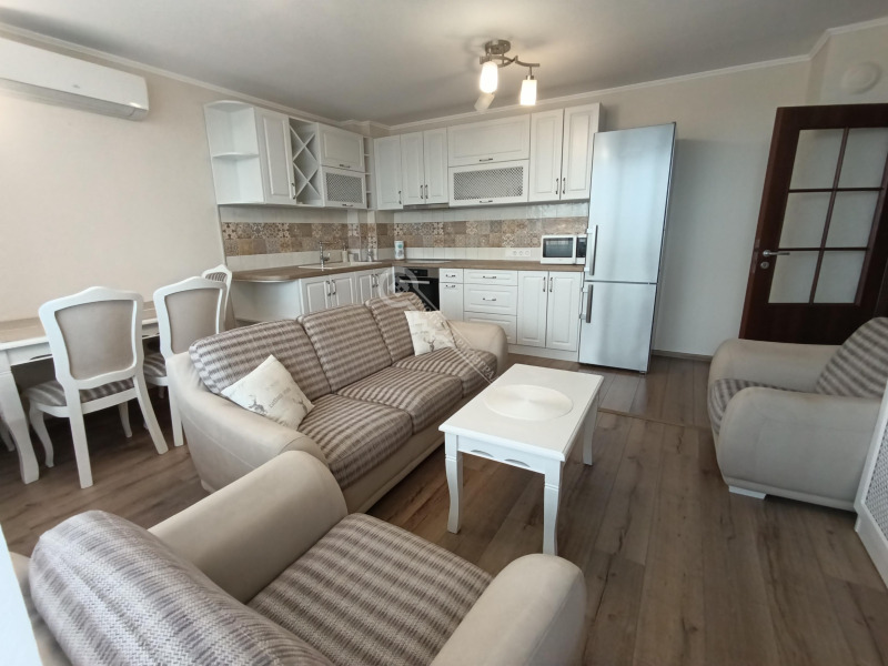 Zu vermieten  1 Schlafzimmer Weliko Tarnowo , Zentar , 70 qm | 35231035