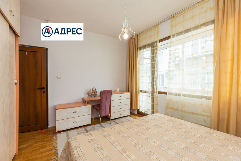 De inchiriat  2 dormitoare Varna , Țentâr , 87 mp | 56265774 - imagine [9]