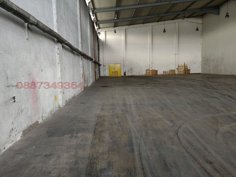 Дава под наем  Склад град Пловдив , Индустриална зона - Юг , 900 кв.м | 46677646