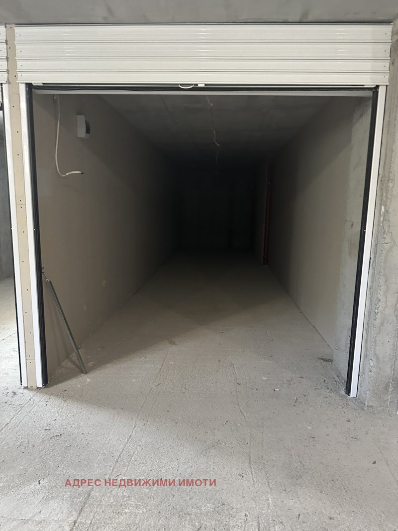 Da affittare  Box auto Stara Zagora , Tri chuchura - sever , 35 mq | 91748487