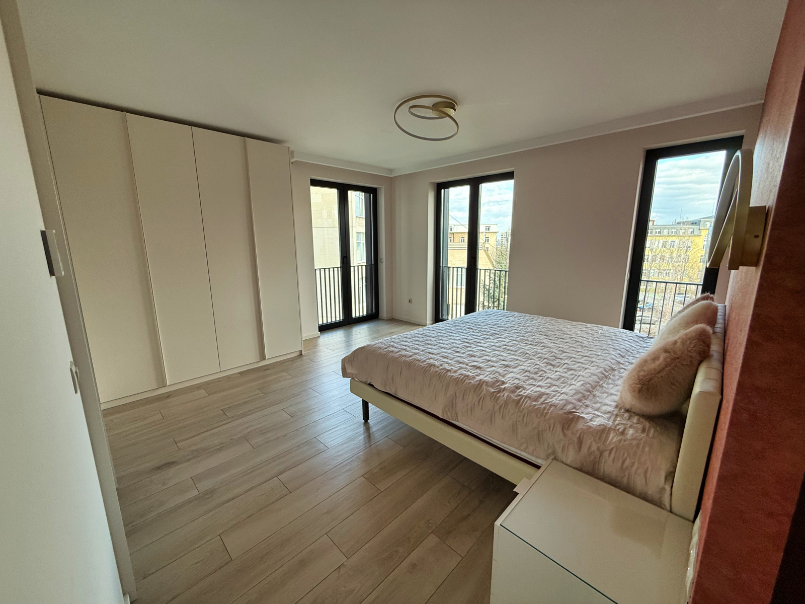 Дава под наем 3-СТАЕН, гр. София, Лозенец, снимка 8 - Апартаменти - 53716681