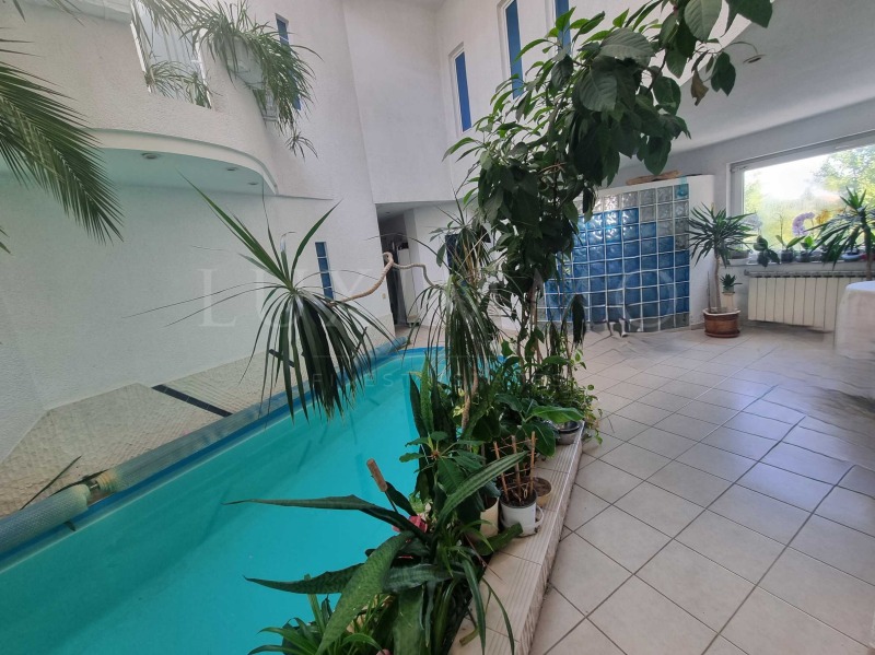 Издаје се  Кућа Софија , в.з.Малинова долина , 250 м2 | 12944711 - слика [16]