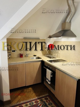 2-стаен град София, Докторски паметник