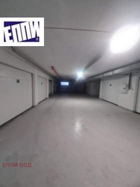     , , >