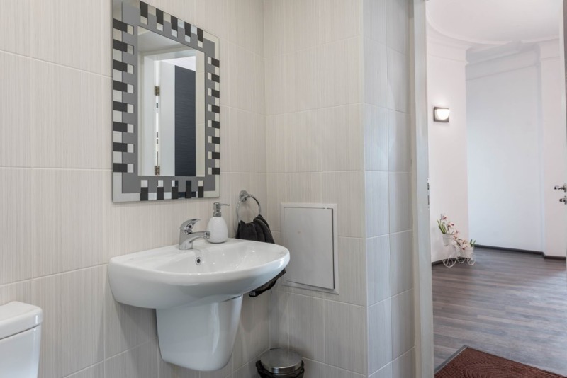 Дава под наем 4-СТАЕН, гр. Варна, Център, снимка 12 - Апартаменти - 53600108