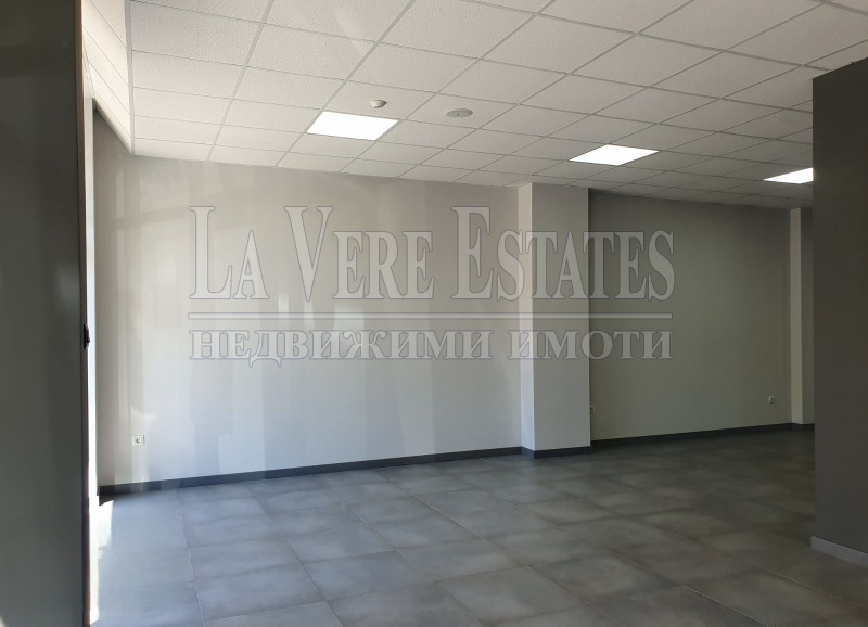 A louer  Boutique Rouse , Tsentar , 120 m² | 27790914 - image [2]