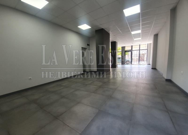 A louer  Boutique Rouse , Tsentar , 120 m² | 27790914 - image [5]