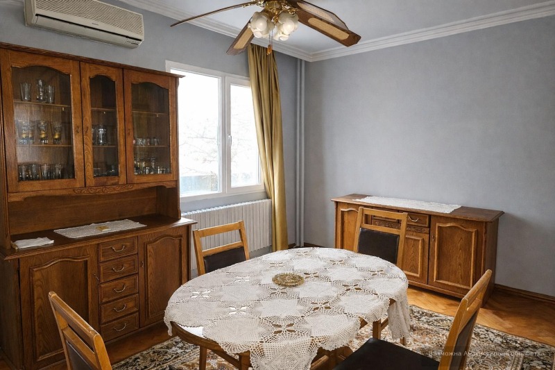 Дава под наем 3-СТАЕН, гр. Пловдив, Кючук Париж, снимка 2 - Апартаменти - 52747459