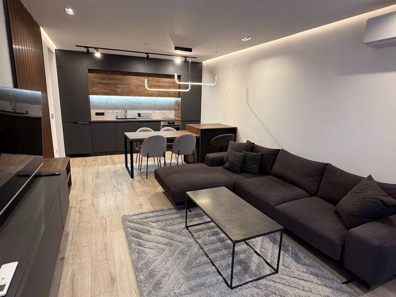 Te huur  2 slaapkamers Plovdiv , Ostromila , 100 m² | 43286043