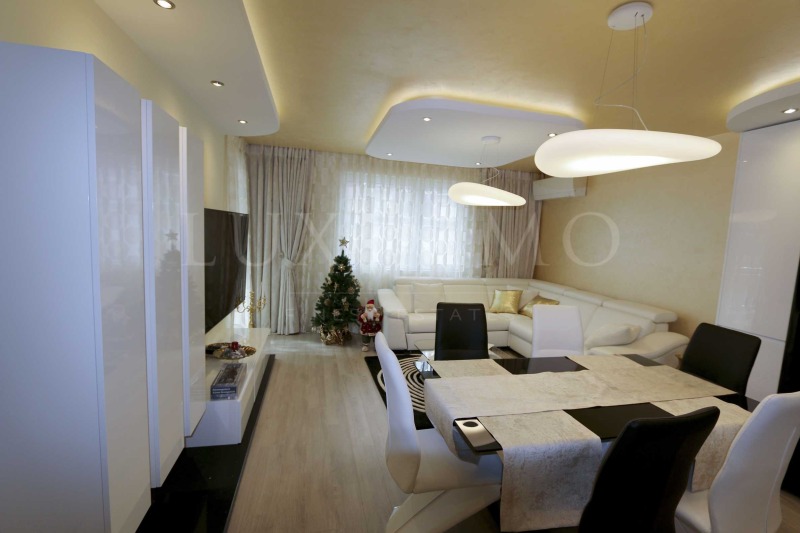 Дава под наем 3-СТАЕН, гр. София, Център