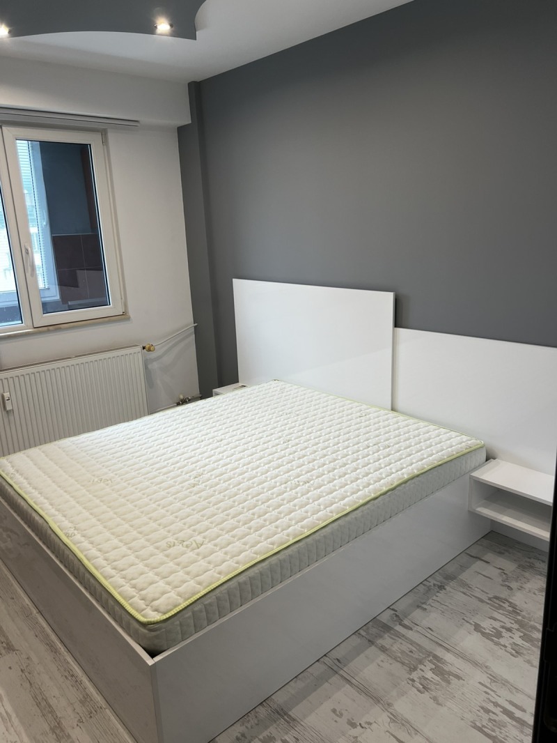 Издаје се  1 спаваћа соба Плевен , Сторгозија , 60 м2 | 80950765 - слика [10]