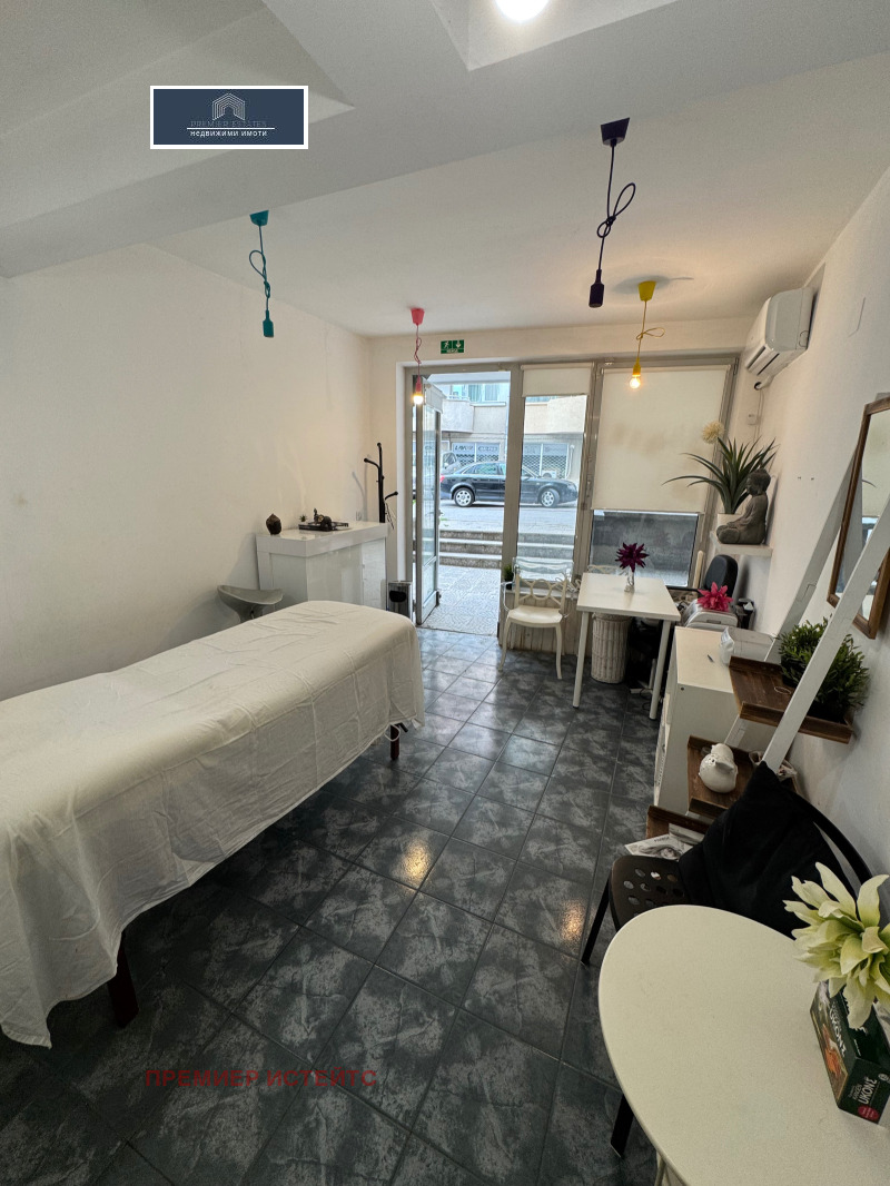 Do wynajęcia  Sklep Sofia , Chladilnika , 18 mkw | 37567759