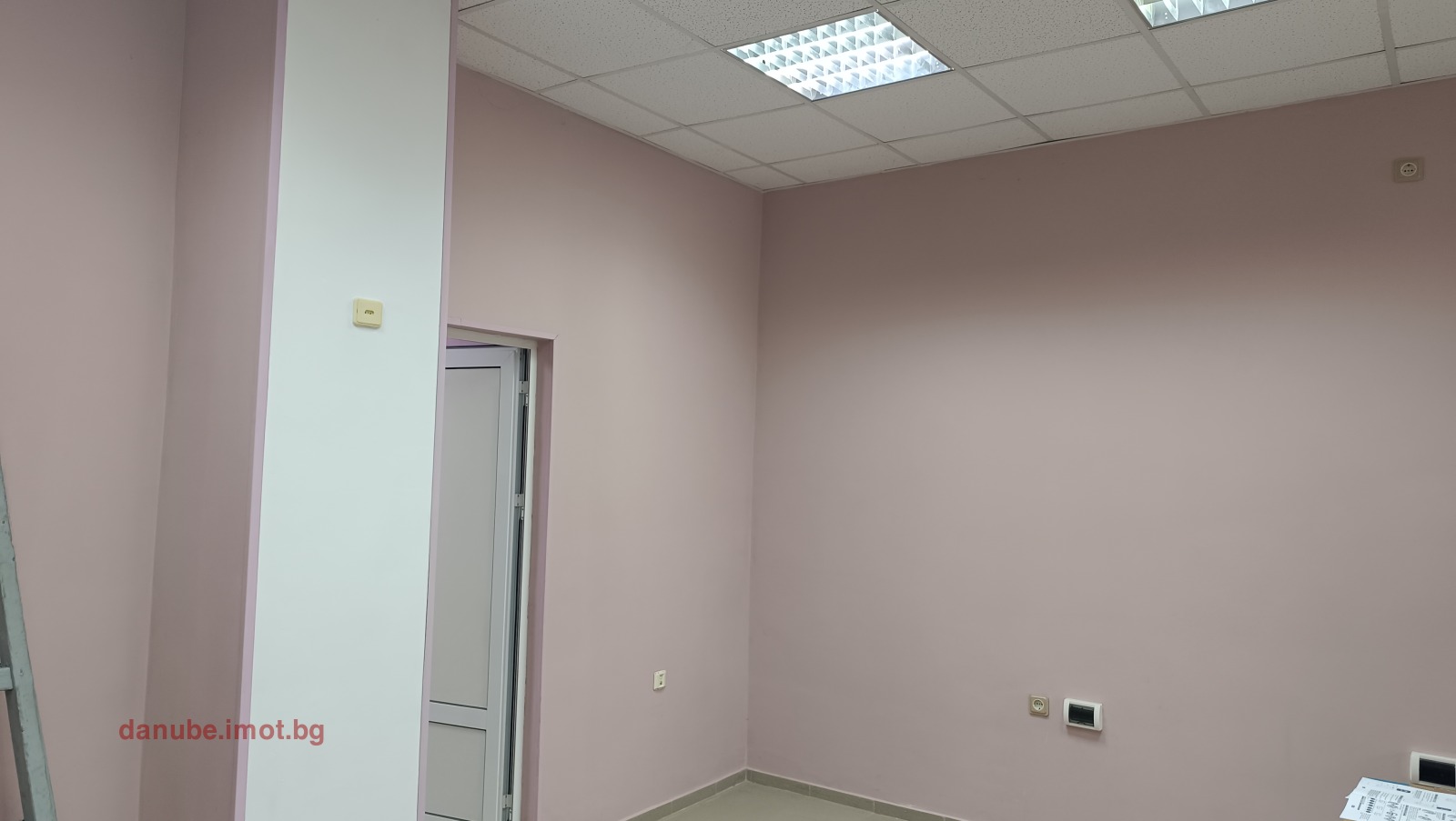 Дава под наем МАГАЗИН, гр. Русе, Център, снимка 2 - Магазини - 56119476