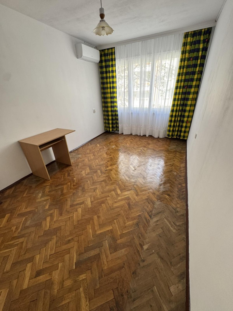 De inchiriat  2 dormitoare Burgas , Vâzrajdane , 78 mp | 12175996 - imagine [5]
