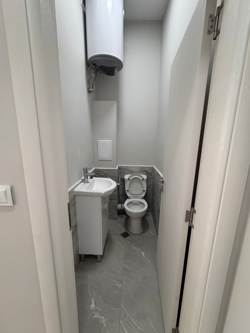 Дава под наем МАГАЗИН, гр. Пловдив, Христо Смирненски, снимка 8 - Магазини - 52781266