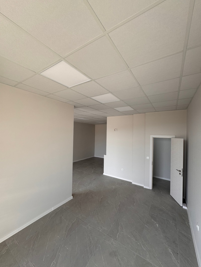 Дава под наем МАГАЗИН, гр. Пловдив, Христо Смирненски, снимка 10 - Магазини - 52781266