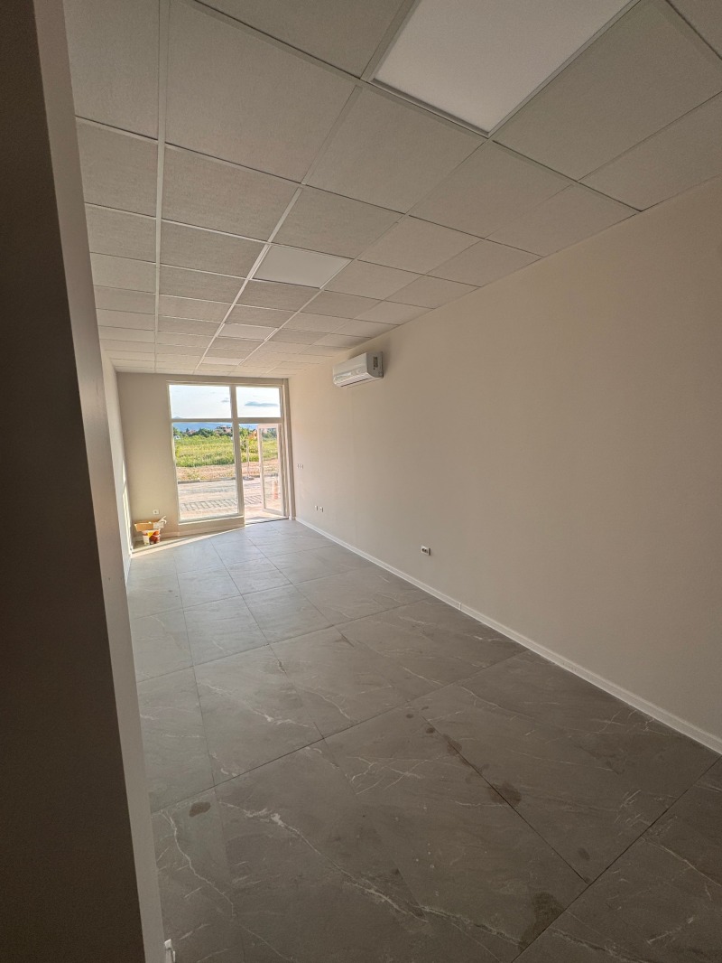 Дава под наем МАГАЗИН, гр. Пловдив, Христо Смирненски, снимка 11 - Магазини - 52781266