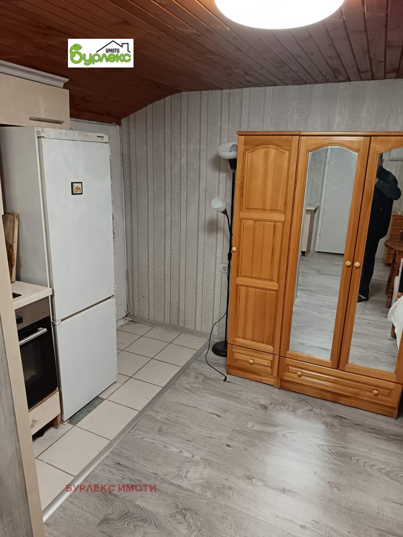 Дава под наем ЕТАЖ ОТ КЪЩА, гр. Варна, Бриз, снимка 6 - Етаж от къща - 52729329