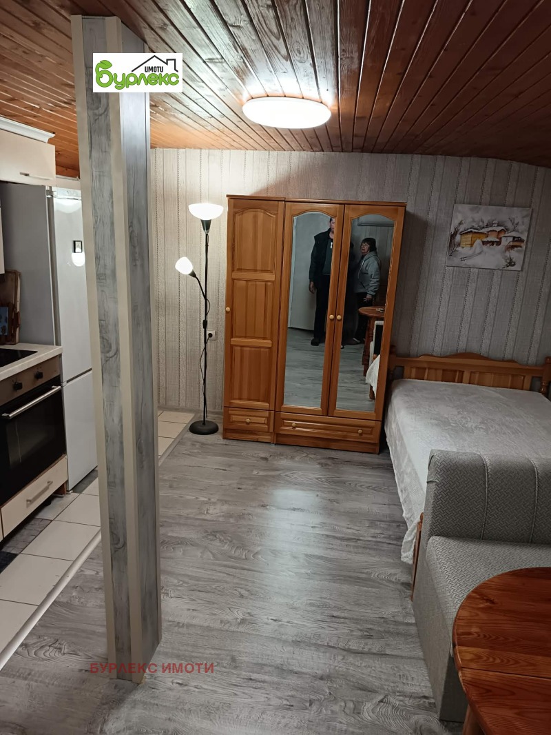 Дава под наем ЕТАЖ ОТ КЪЩА, гр. Варна, Бриз, снимка 5 - Етаж от къща - 52729329