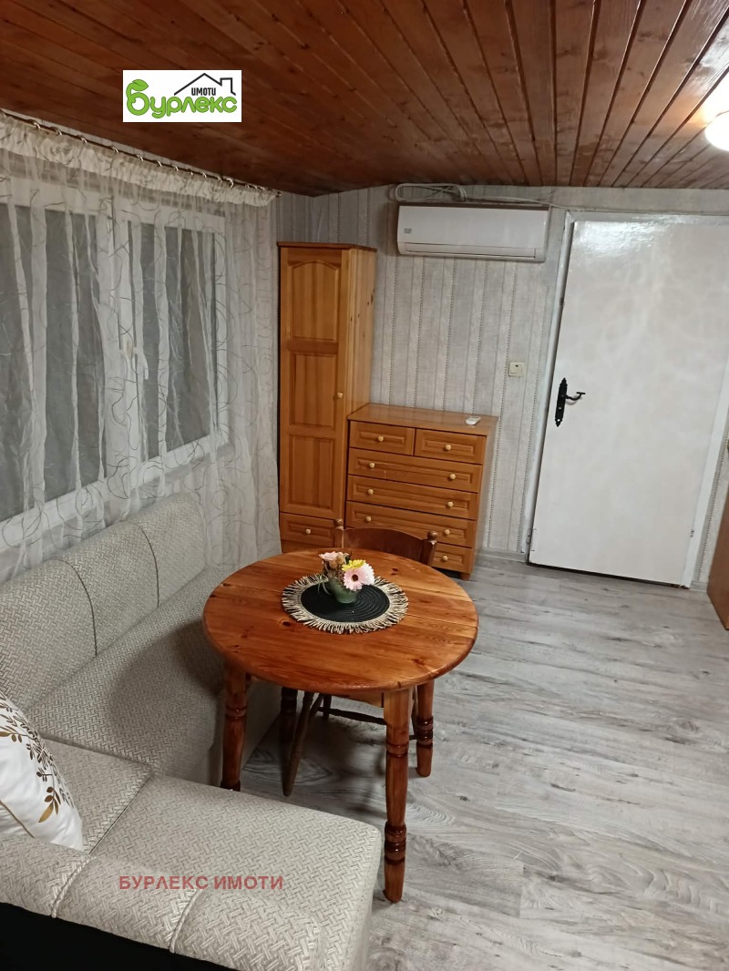 Дава под наем ЕТАЖ ОТ КЪЩА, гр. Варна, Бриз, снимка 4 - Етаж от къща - 52729329