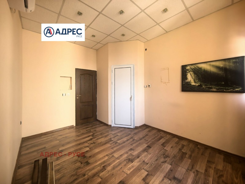 En renta  Oficina Ruse , Druzhba 3 , 43 metros cuadrados | 53282412 - imagen [4]