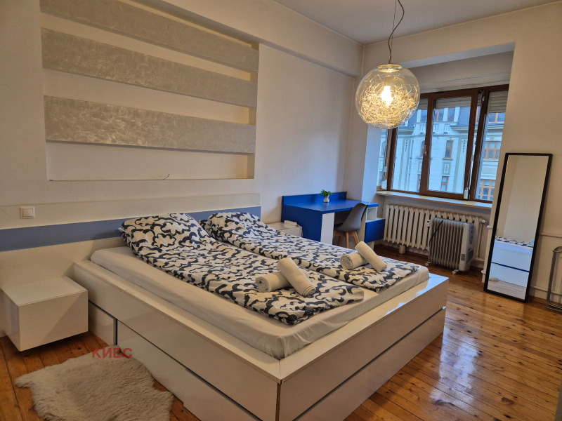 Дава под Наем 3-СТАЕН в град София, Център - 90 кв.м / 1 450 € » 2 835.95 лв., КИЕС