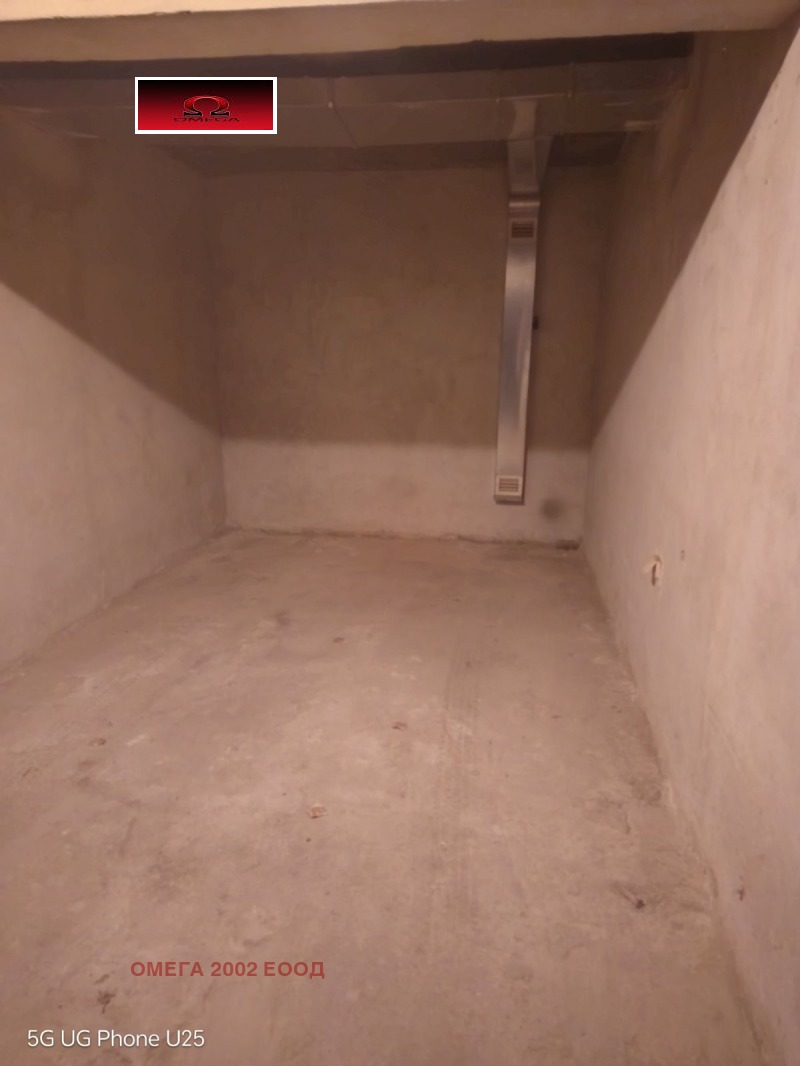 Дава под наем ГАРАЖ, ПАРКОМЯСТО, гр. Русе, Родина 3, снимка 2 - Гаражи и паркоместа - 52359742