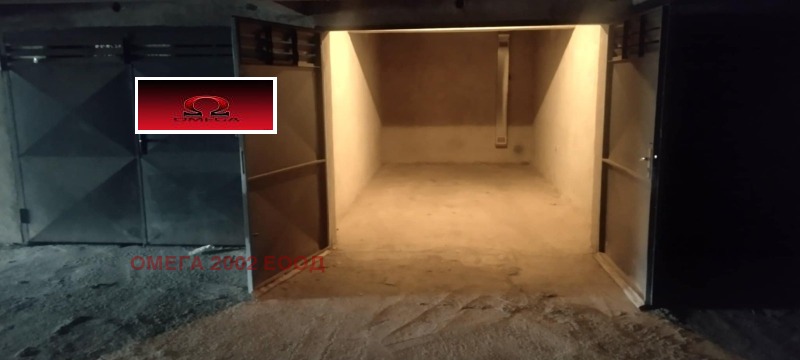 Под наем ГАРАЖ, ПАРКОМЯСТО, град Русе, Родина 3 • 120 лв. / 61.36 € • 50840843 1