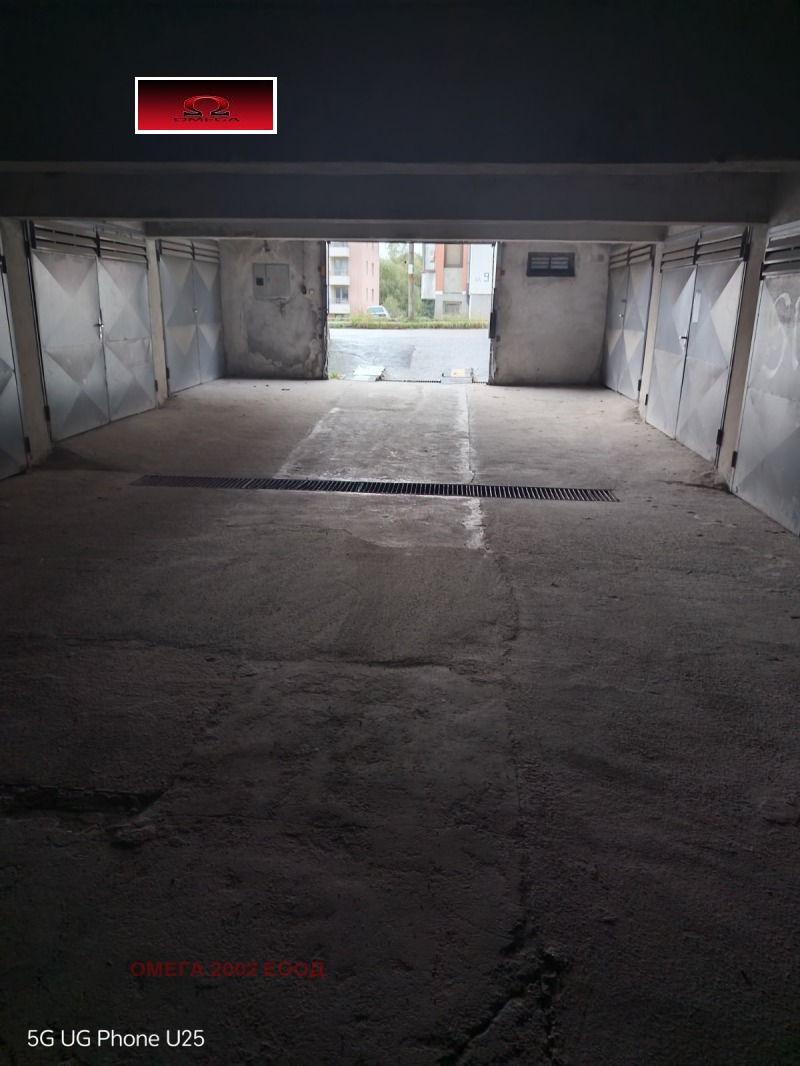 Дава под наем ГАРАЖ, ПАРКОМЯСТО, гр. Русе, Родина 3, снимка 3 - Гаражи и паркоместа - 52359742