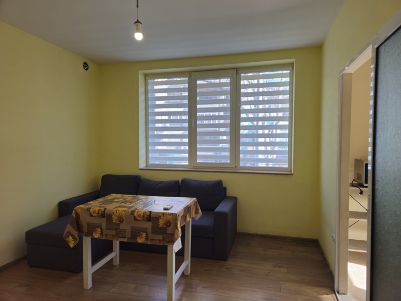 Дава под нем  Многостаен, град Пловдив, Център •  675 EUR • ID 61215006 — holmes.bg - [1] 