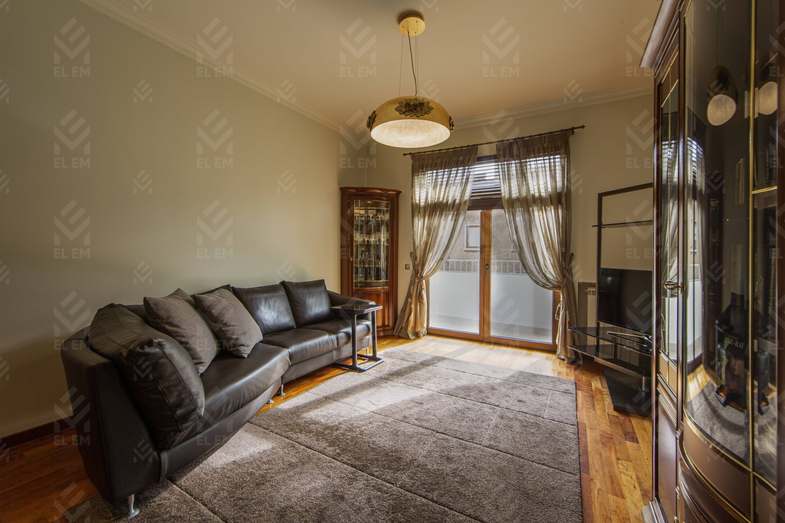 Дава под наем 2-СТАЕН, гр. София, Център, снимка 2 - Апартаменти - 53617231