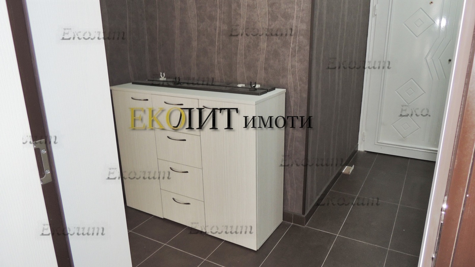 Дава под наем 2-СТАЕН, гр. София, Света Троица, снимка 2 - Апартаменти - 54922217