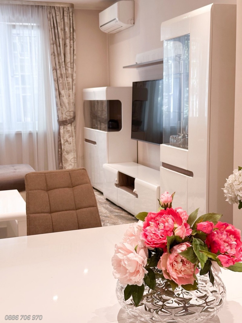 Para alugar  1 quarto Sofia , Lozenec , 89 m² | 65739987