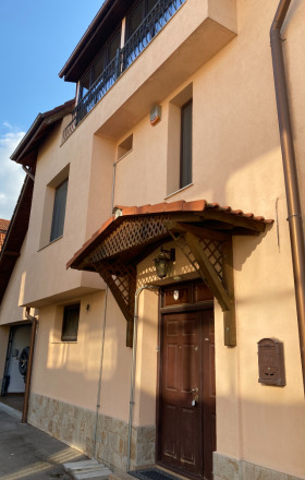 Casa Dragalevți, Sofia 9