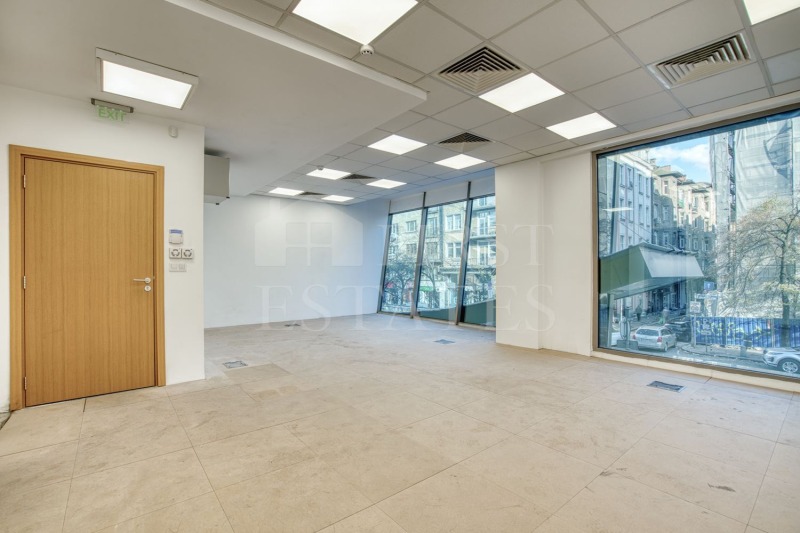 Дава под Наем ОФИС в град София, Център - 100 кв.м / 1 200 € » 2 347.00 лв., КЕЛЪР УИЛЯМС ЦЕНТЪР