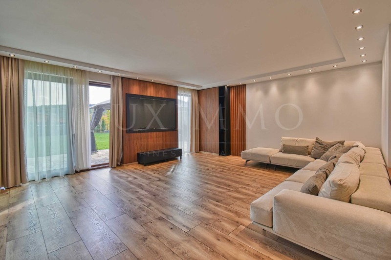 Дава под Наем КЪЩА в град София, с. Владая - 380 кв.м / 3 500 € » 6 845.41 лв., ЛУКСИММО