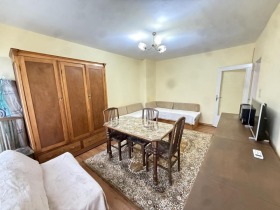 De inchiriat Studio